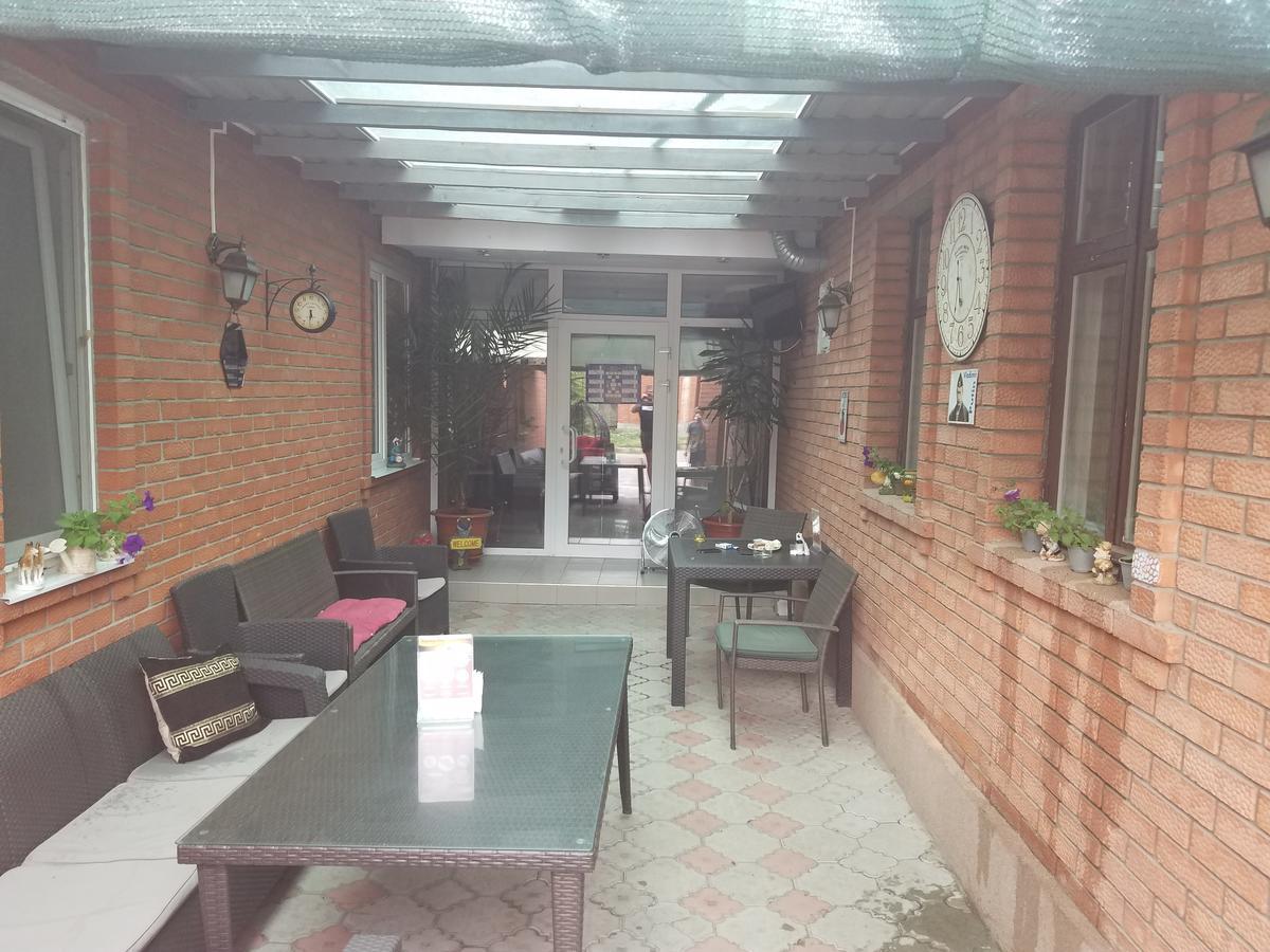 Like Home Hostel Tiraspol Ngoại thất bức ảnh